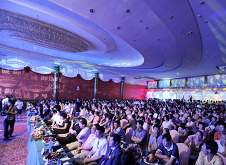 对东盟贸易逆差64亿美 元，而2009年同期为贸易顺差10.9亿美元